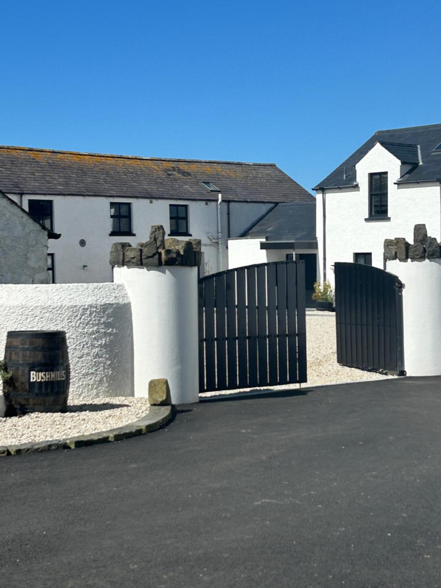 Bayview Farm Holiday Cottages Bushmills Exterior photo